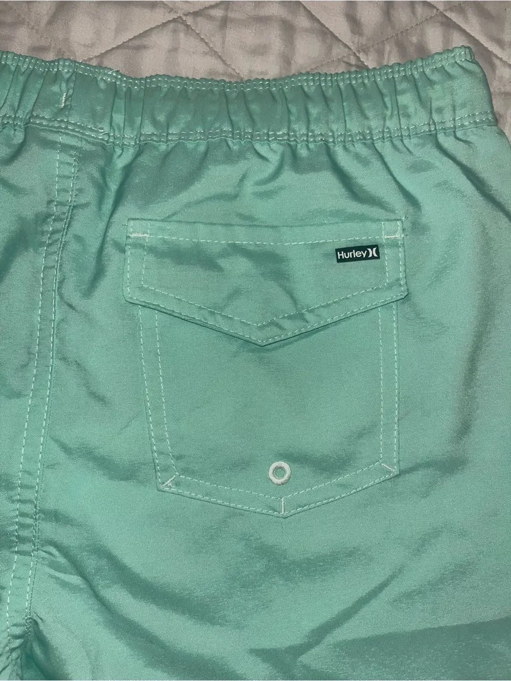 Hurley Boys Large Mint Green Swim Trunks. NWT 2 Way Stretch Lined New